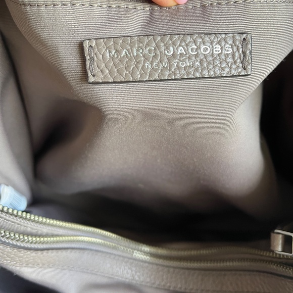 Marc Jacobs Leather Tote Bag-Taupe-Gently Used - Picture 4 of 5